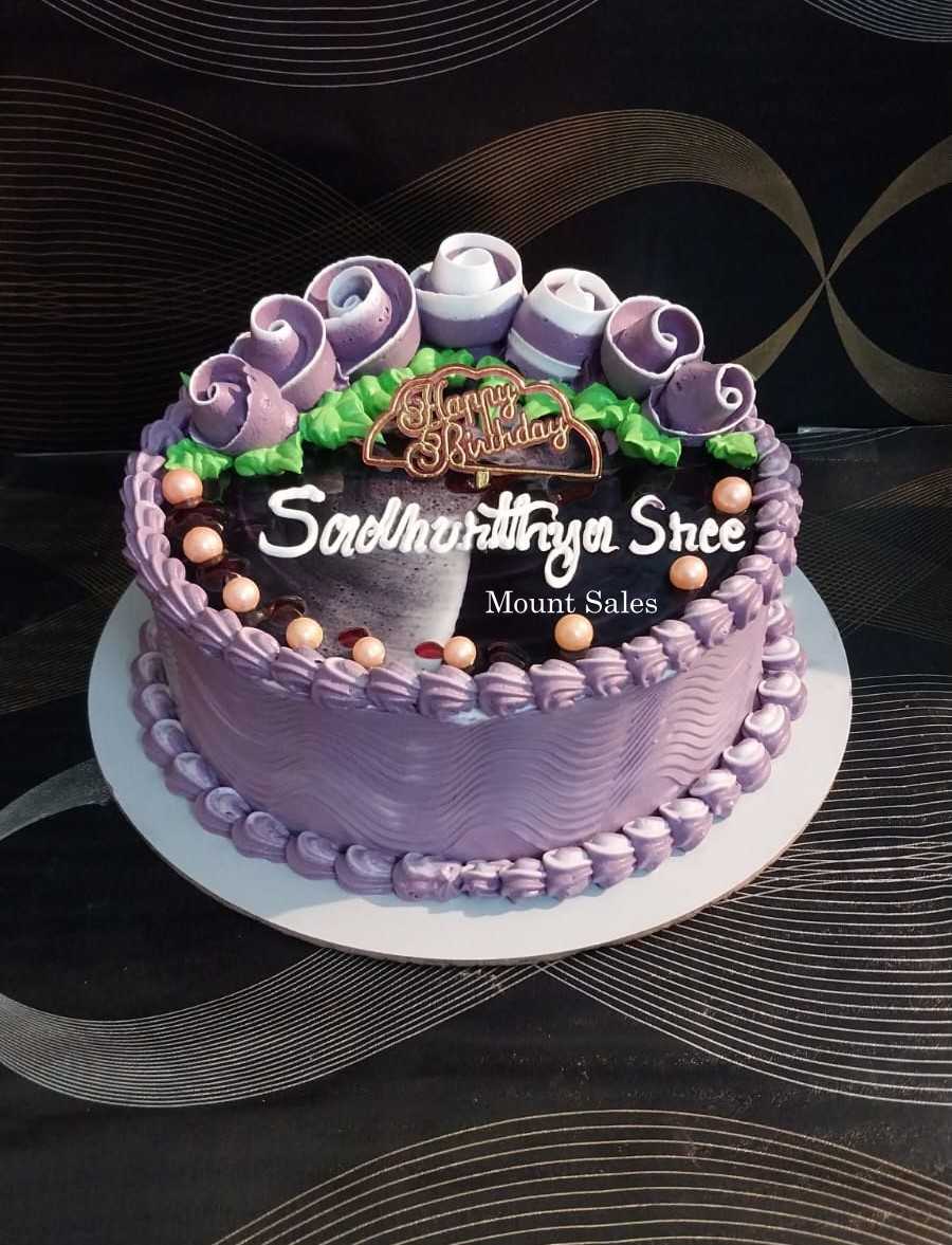 Premium RED N White Velvet Cake